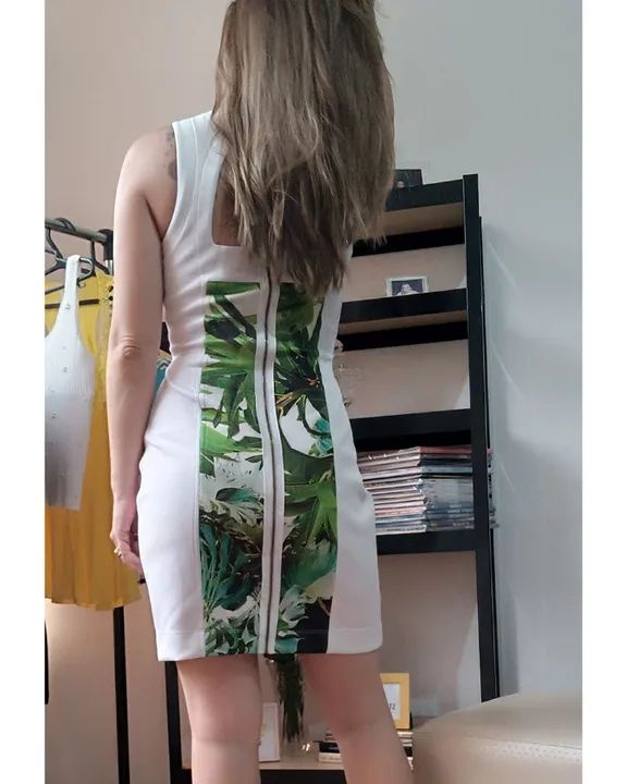 OPORTUNIDADE! Vestido branco com estampa tropical - Foto 4