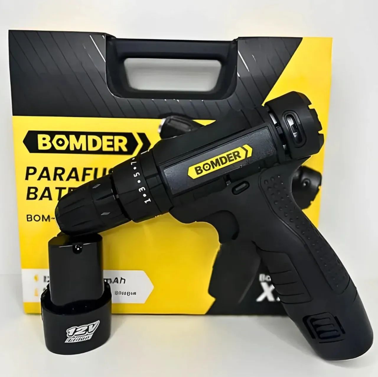 Parafusadeira/Furadeira 12V Bivolt com Maleta