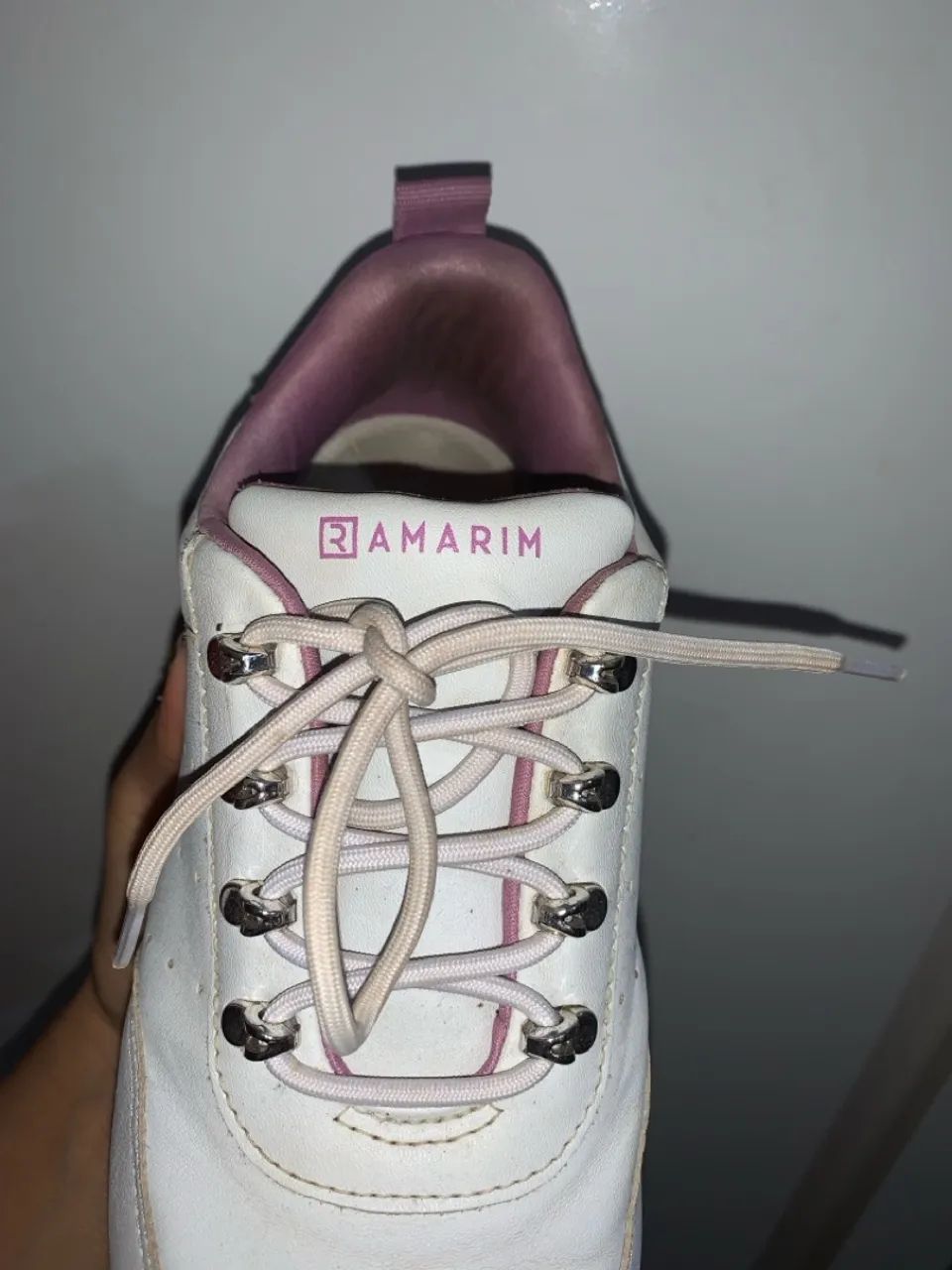 Tênis feminino branco e lilás  - Foto 2