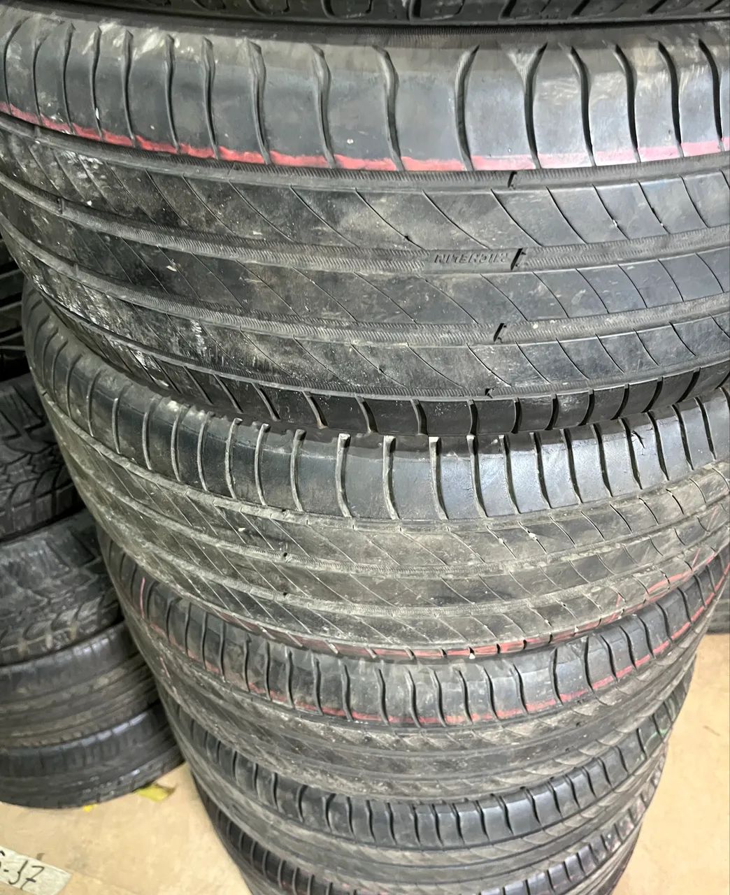 Jogo de pneus 17 sonata , HRV 215/55 R17 Michelin semi novos ( 215/55/17 ) - Foto 4