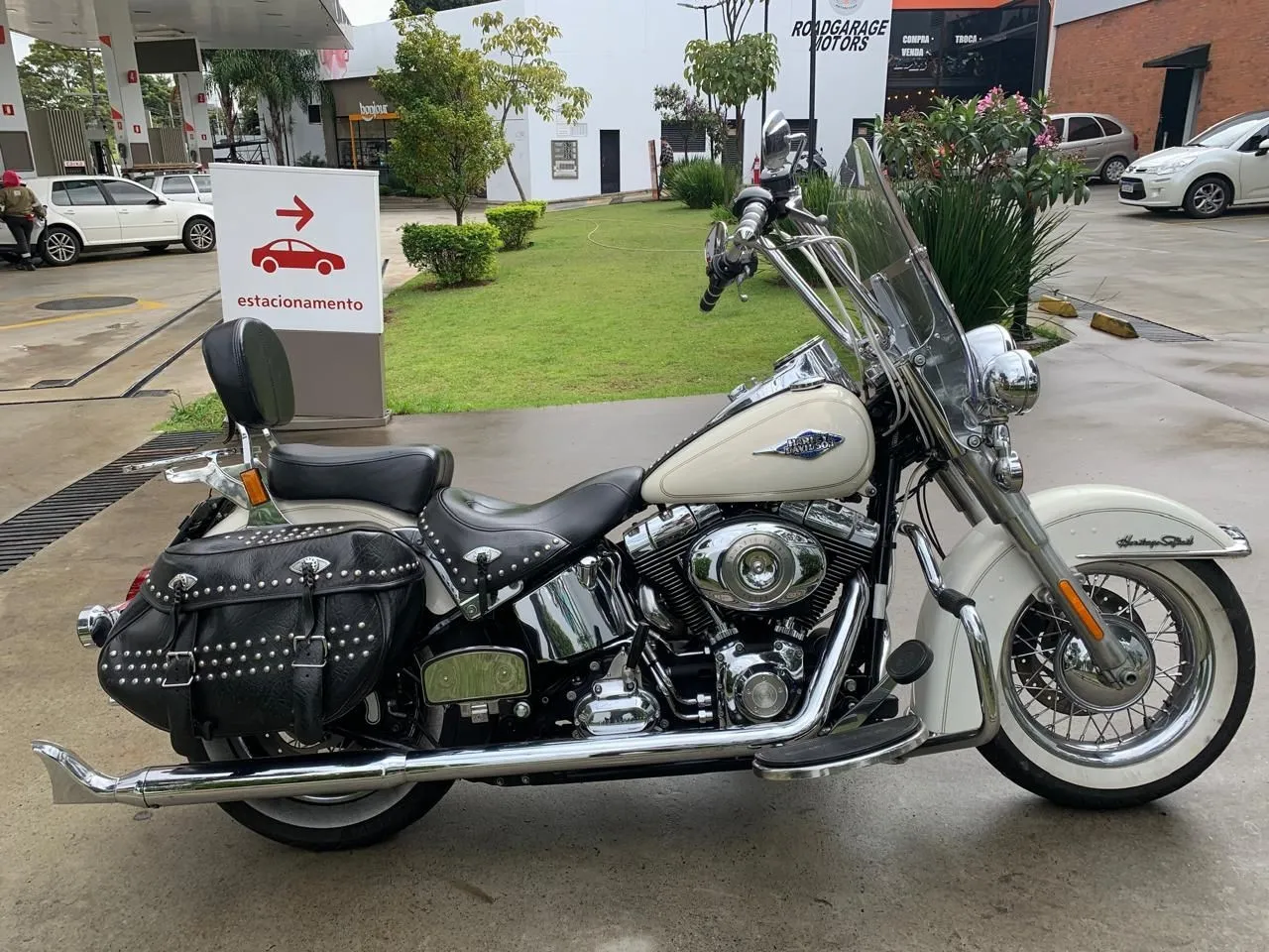 View of Motos HARLEY-DAVIDSON HERITAGE SOFTAIL CLASSIC FLSTC em São Paulo e ...