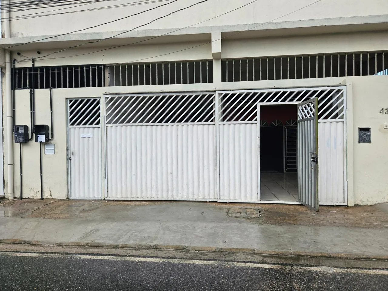 Alugo casa 3/4 bairro Castanheira.