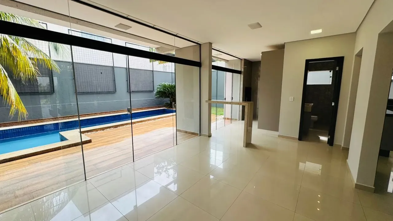Locação  Belvedere Excelente casa disponível para locação no Belvedere, perfeita para quem