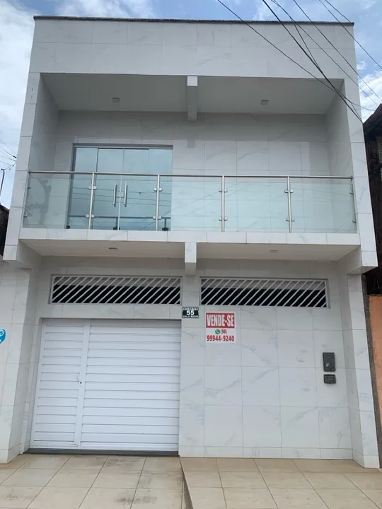 Casa na avenida principal Santa Clara próximo Mateus