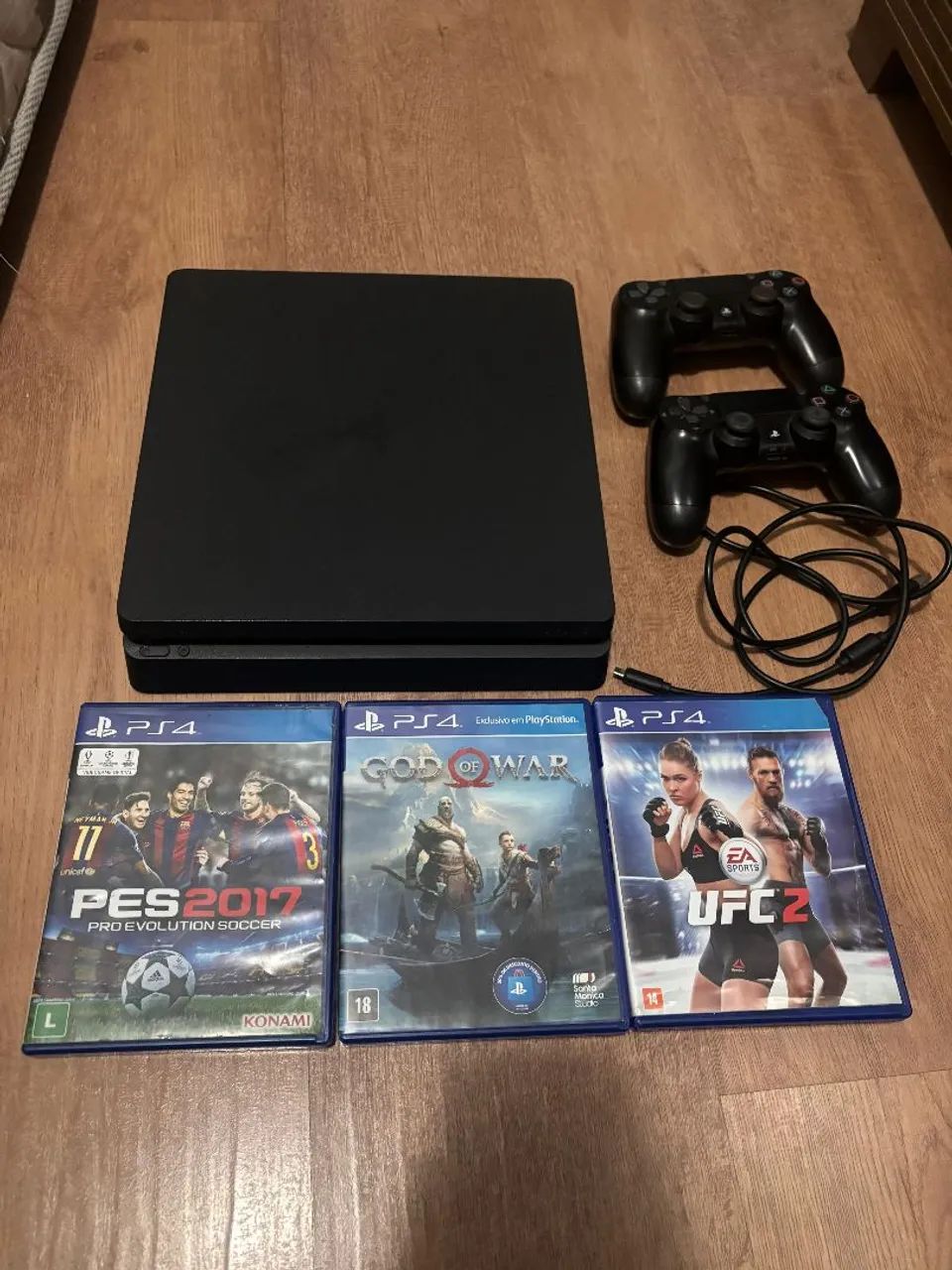 PS4 SLIM 1TB, 2 CONTROLES E JOGOS