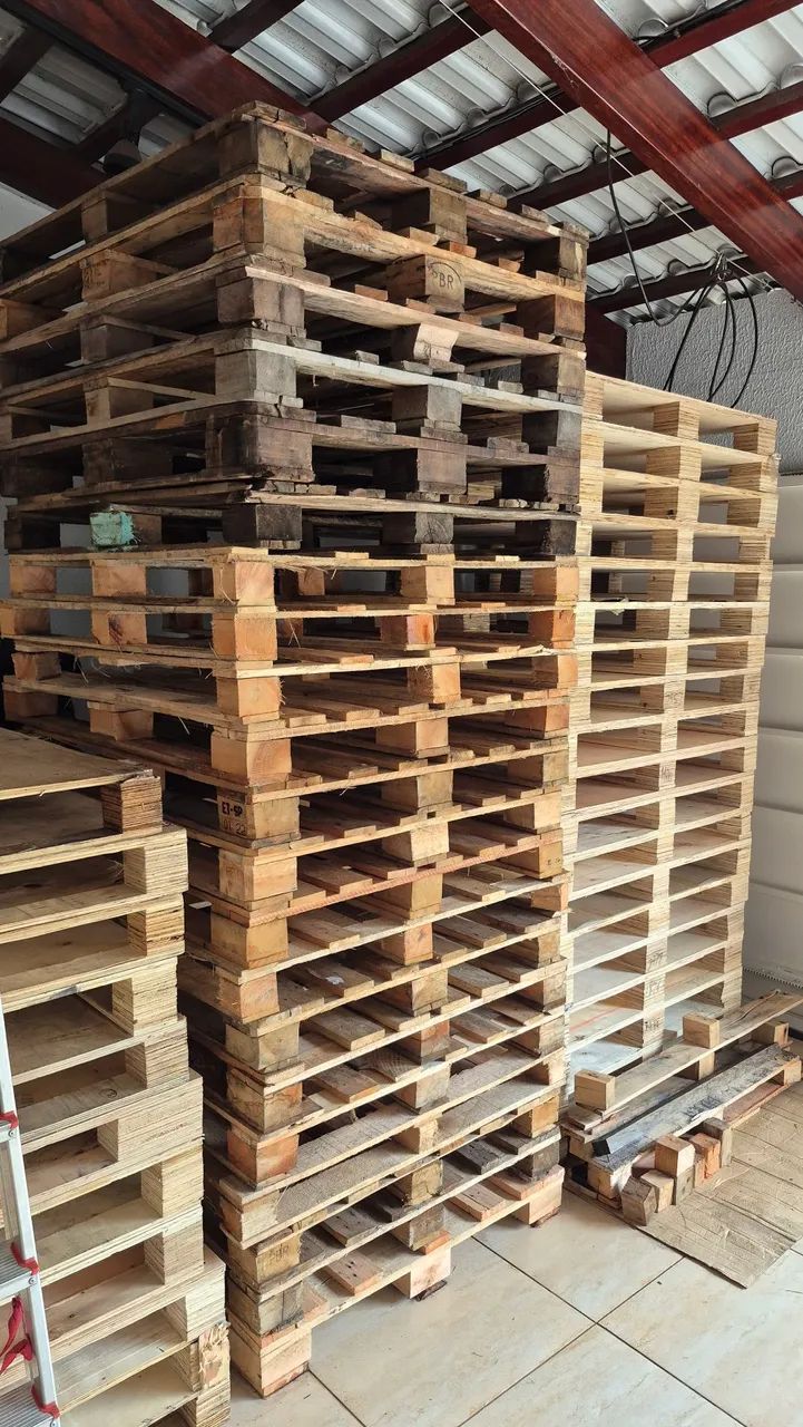 Pallets seminovos, reforçado, madeira eucalipto, medida 1.20 MT por 1mt, entrego com taxa. - Foto 3