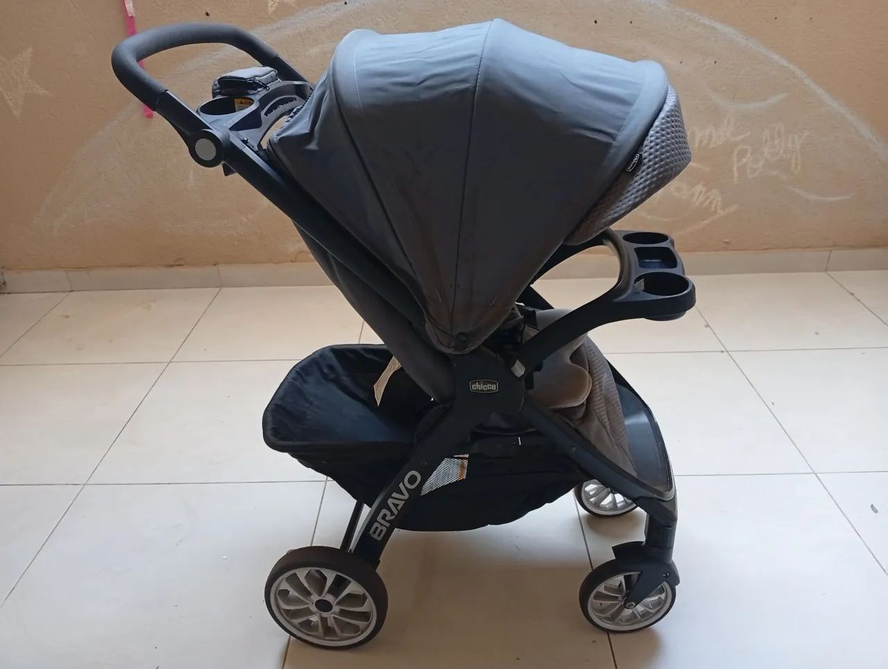 Carrinho de bebê Chicco Bravo - Foto 4