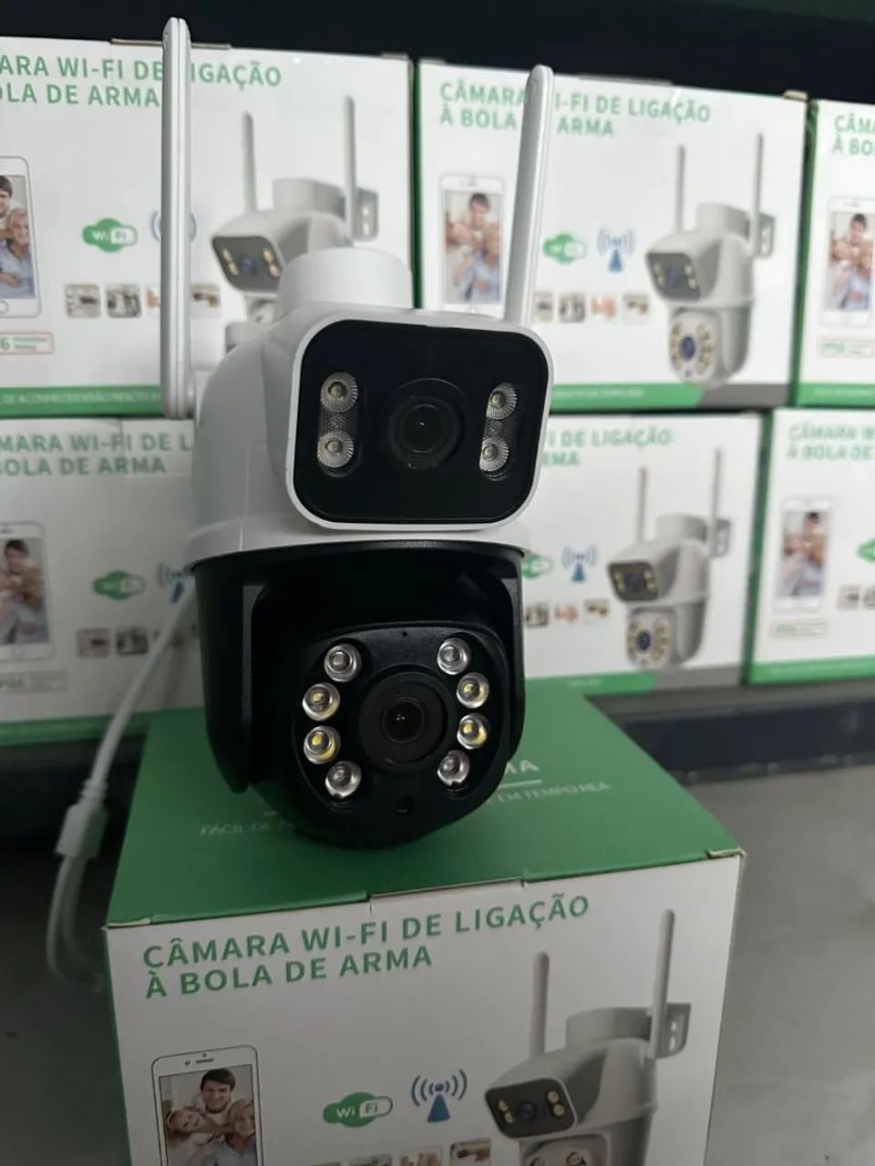 Câmera de segurança wi-fi de lente dupla full HD gira 360 e com visão noturna. - Foto 5
