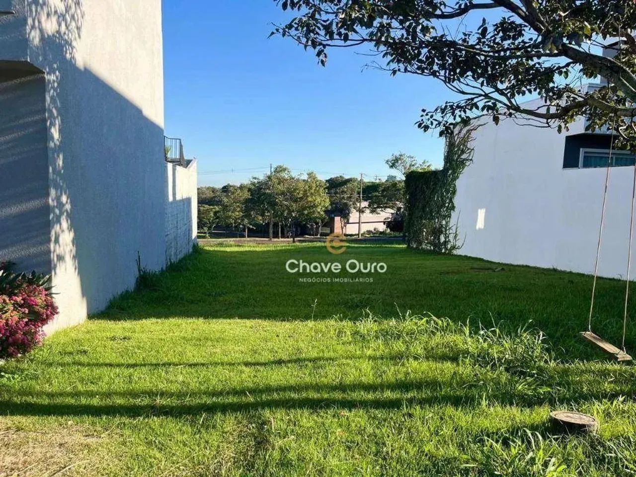 TTerreno em Condomínio fechado, Jardins de Monet, medindo 325m². - Foto 2