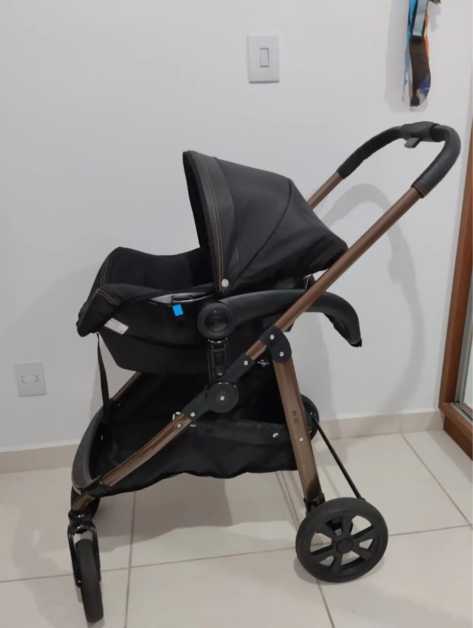 Carrinho de Bebê - Leve e prático - Foto 3