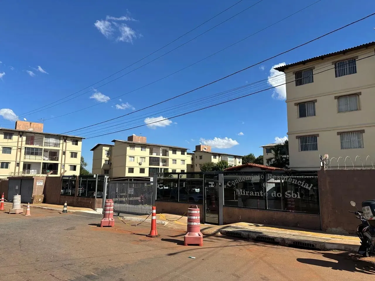 Setor Goiânia2, 02 Quartos Com Suíte, Atualizado, Armários, Garagem Coberta, Lazer e Muit