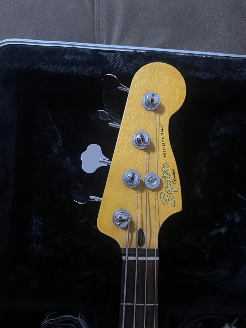Baixo Fender Precision - Foto 3