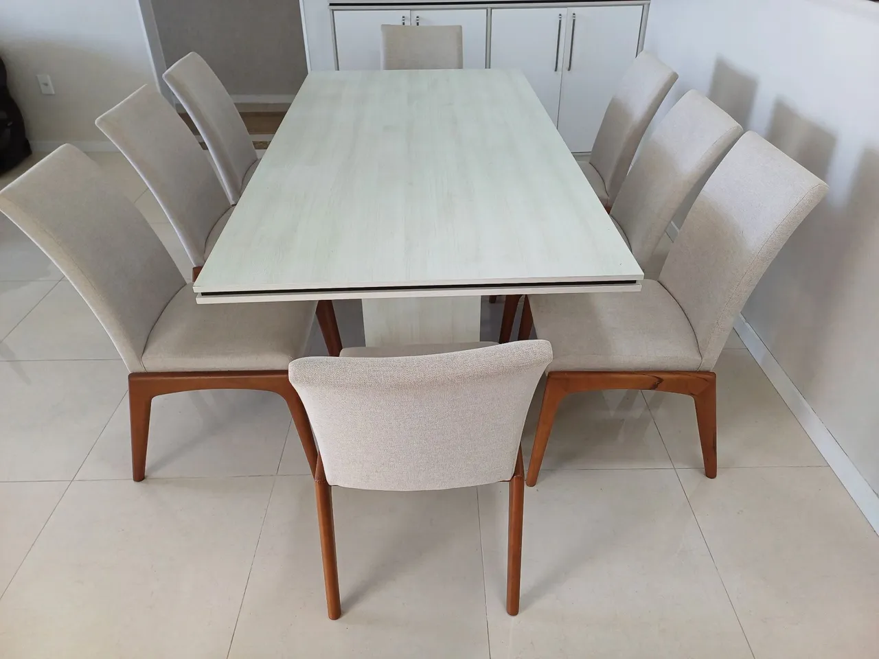 Conjunto de Mesa de Jantar 2×1mt com 8 Cadeiras