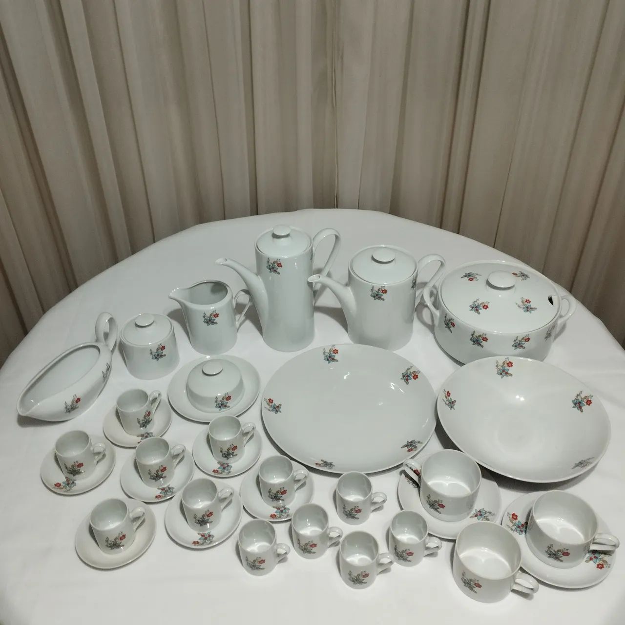 Conjunto de chá, café e bolo em porcelana SRS 