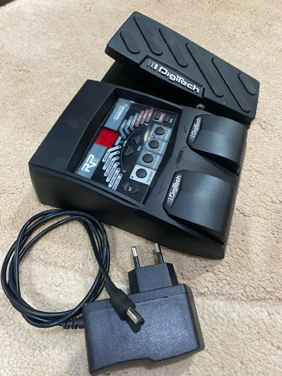 Pedaleira Digitech RP90