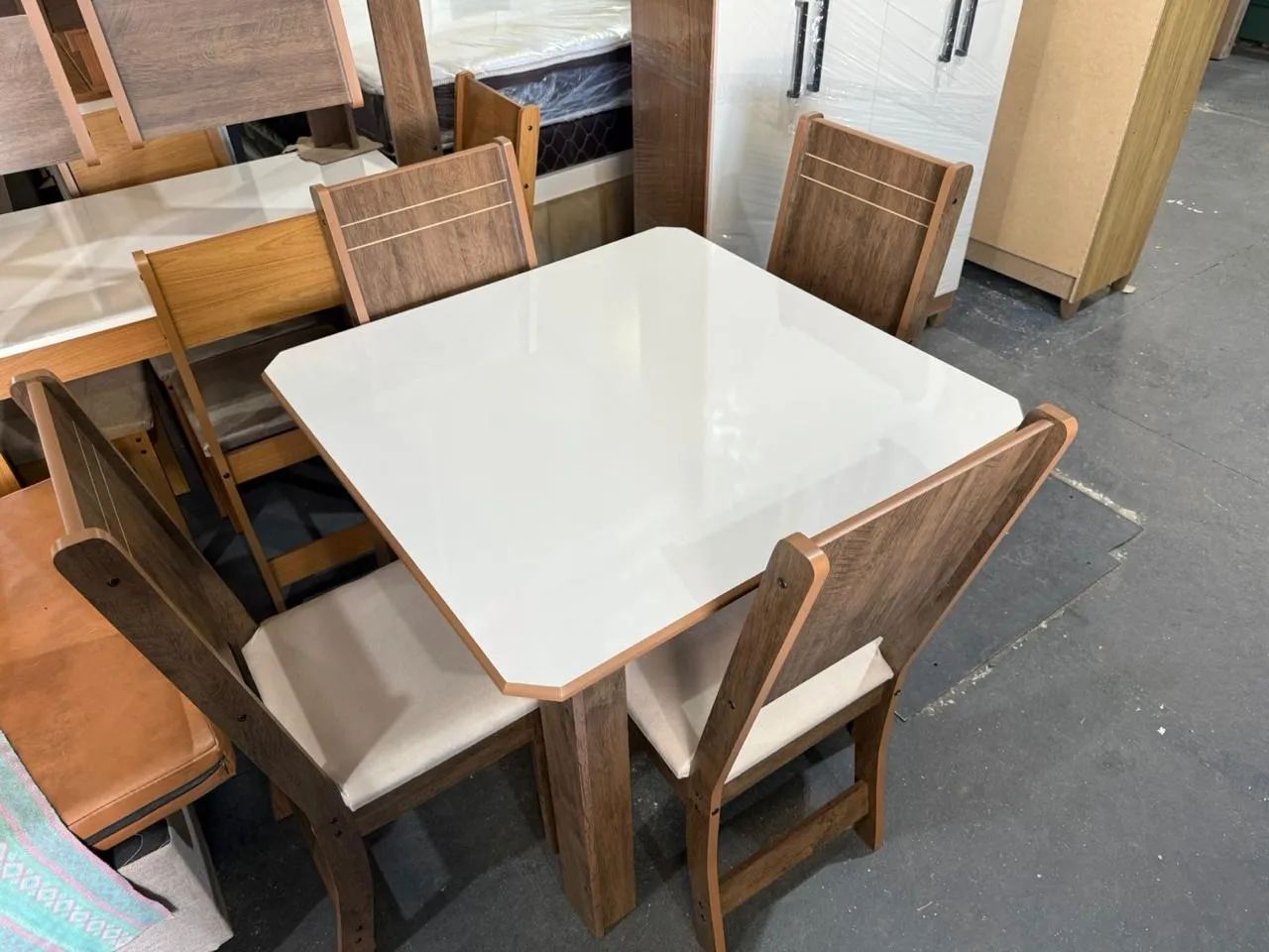 Mesa com 4 cadeiras medida : 90x90cm  - Foto 4