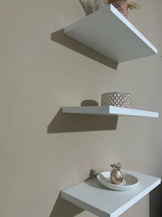 Trio de prateleira invisível 