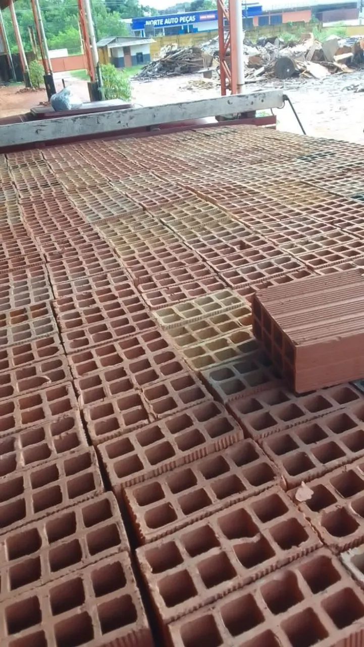 Tijolos e blocos para construção