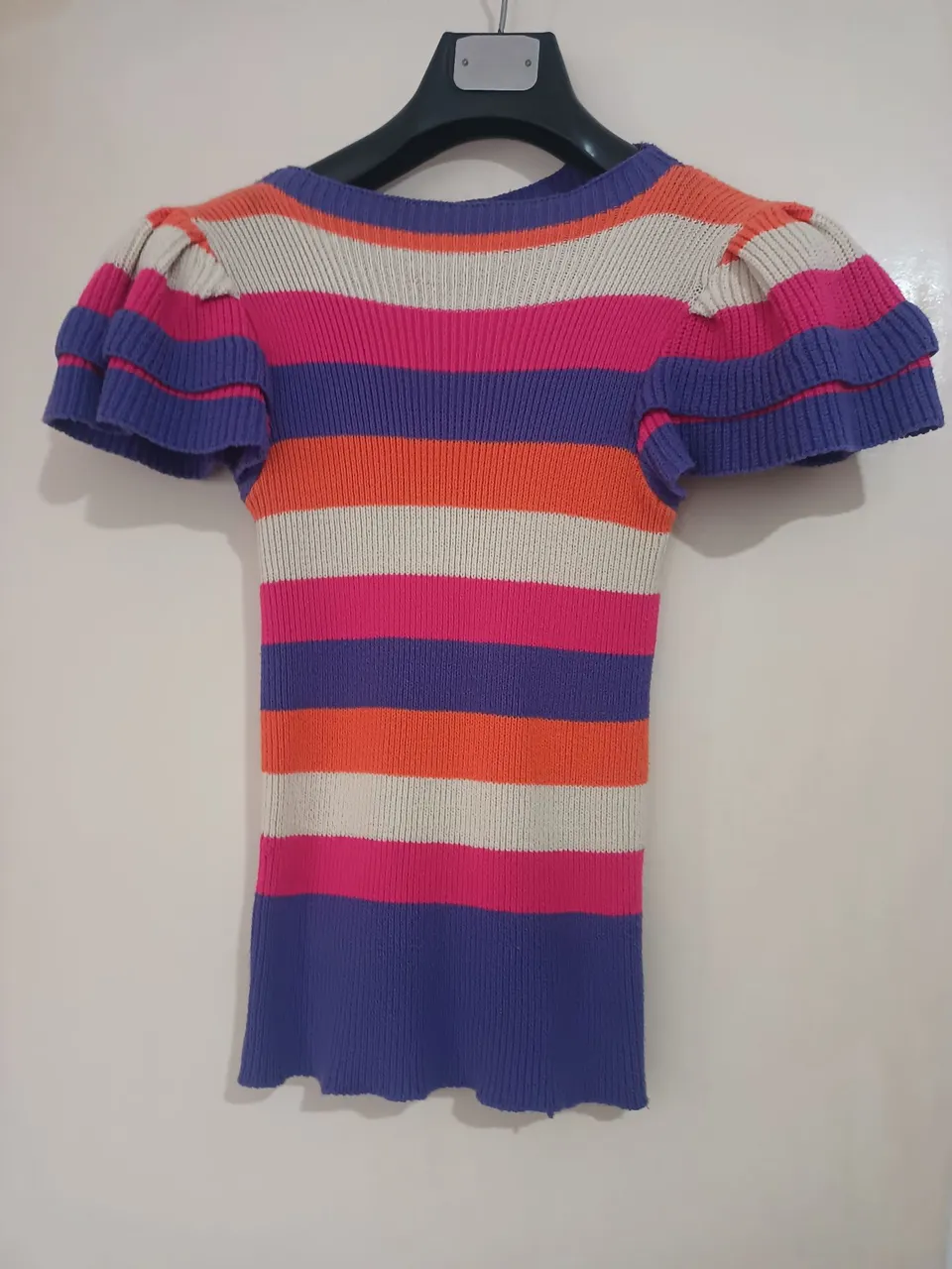 Blusa Tricot Listrada com Detalhes
