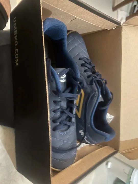 Tênis chuteira Umbro tam 42 - Foto 2