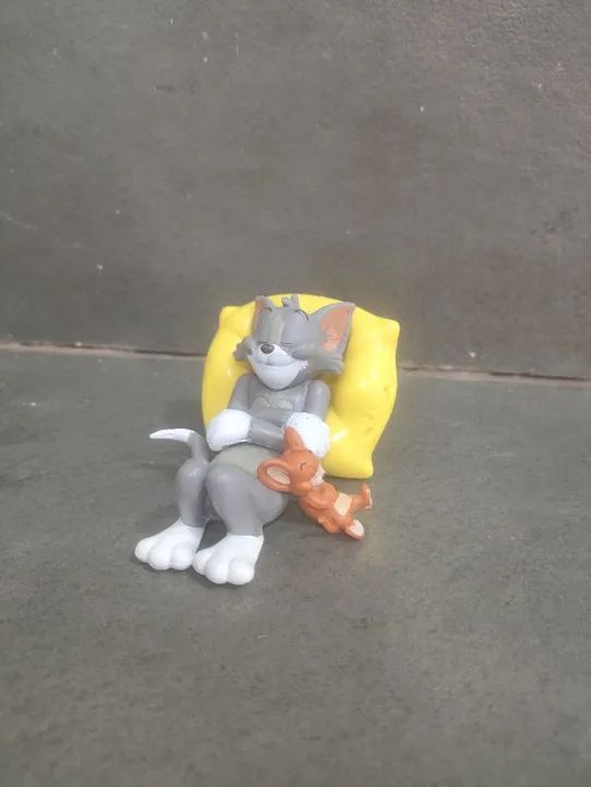 Tom & Jerry - Boneco Tom dormindo com Jerry - Foto 3