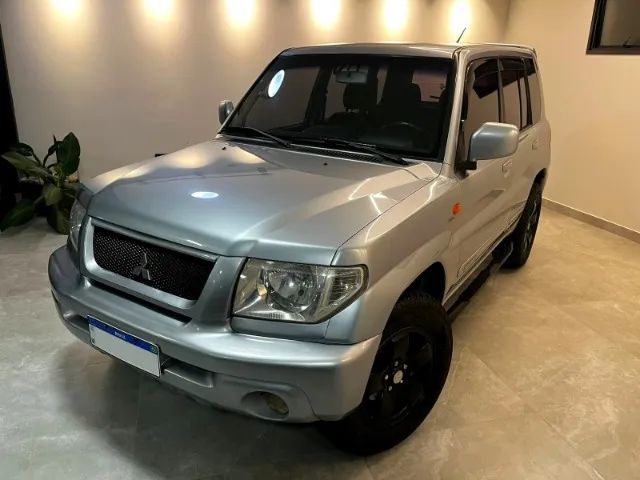 Mitsubishi Pajero TR4 4x4 automática, excelente estado