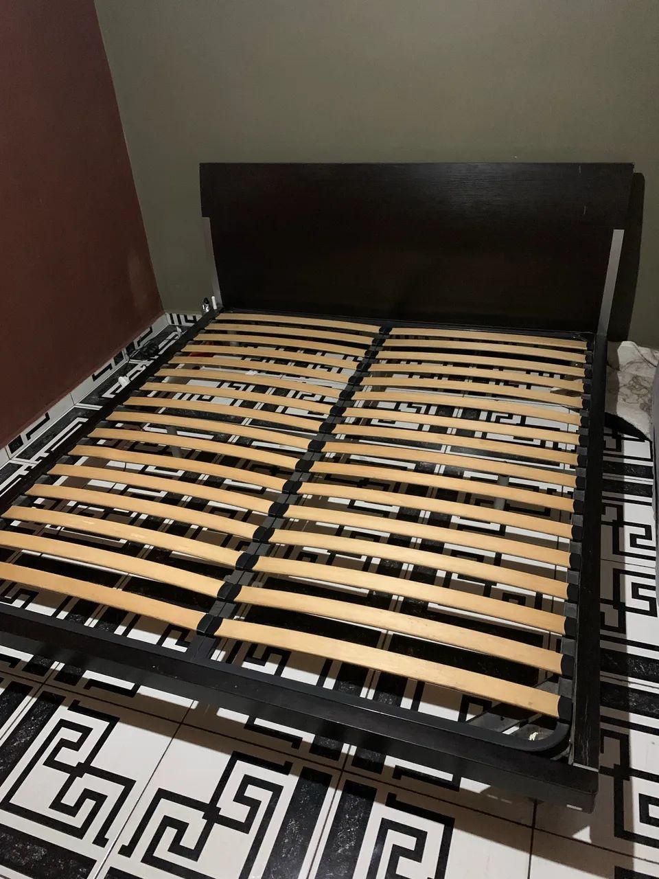 Cama King Size 2,0x1,90 com colchao - Foto 2