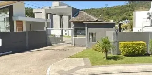 Terreno em condomínio fechado na Cachoeira do Bom Jesus Florianópolis