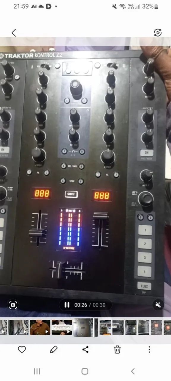 Controladora DJ Traktor Kontrol Z2