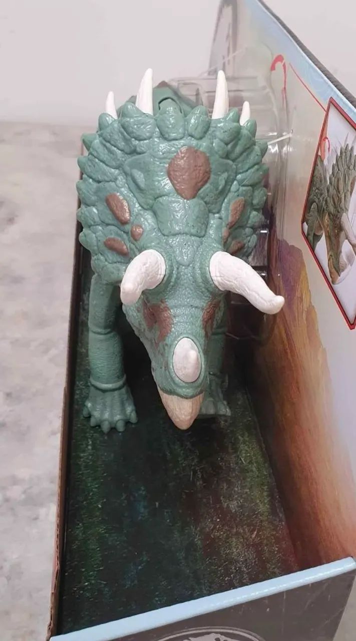 Jurassic world Triceratops Epic Evolution Mattel novo - Foto 4