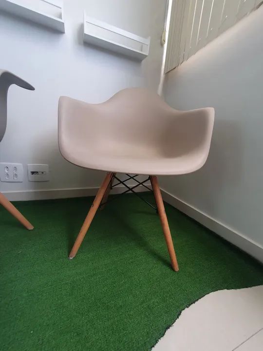 Poltronas Eames Bege- 4 unidades - Foto 3
