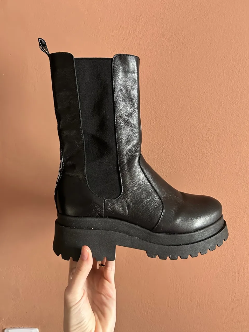 Bota Tratorada Chelsea Preta
