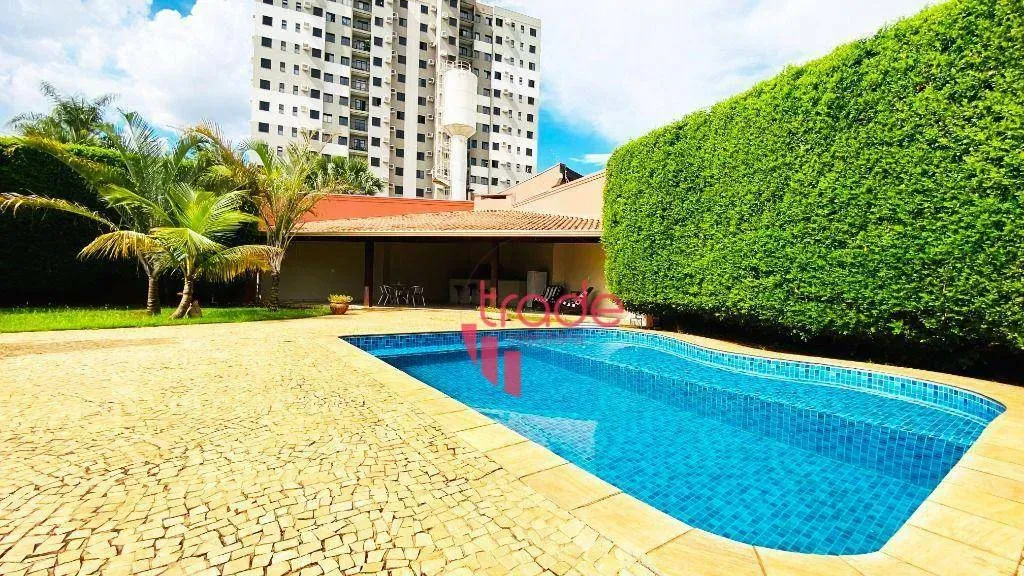 Casa para Alugar ou Comprar em Condomínio com 5 quartos Bonfim Paulista