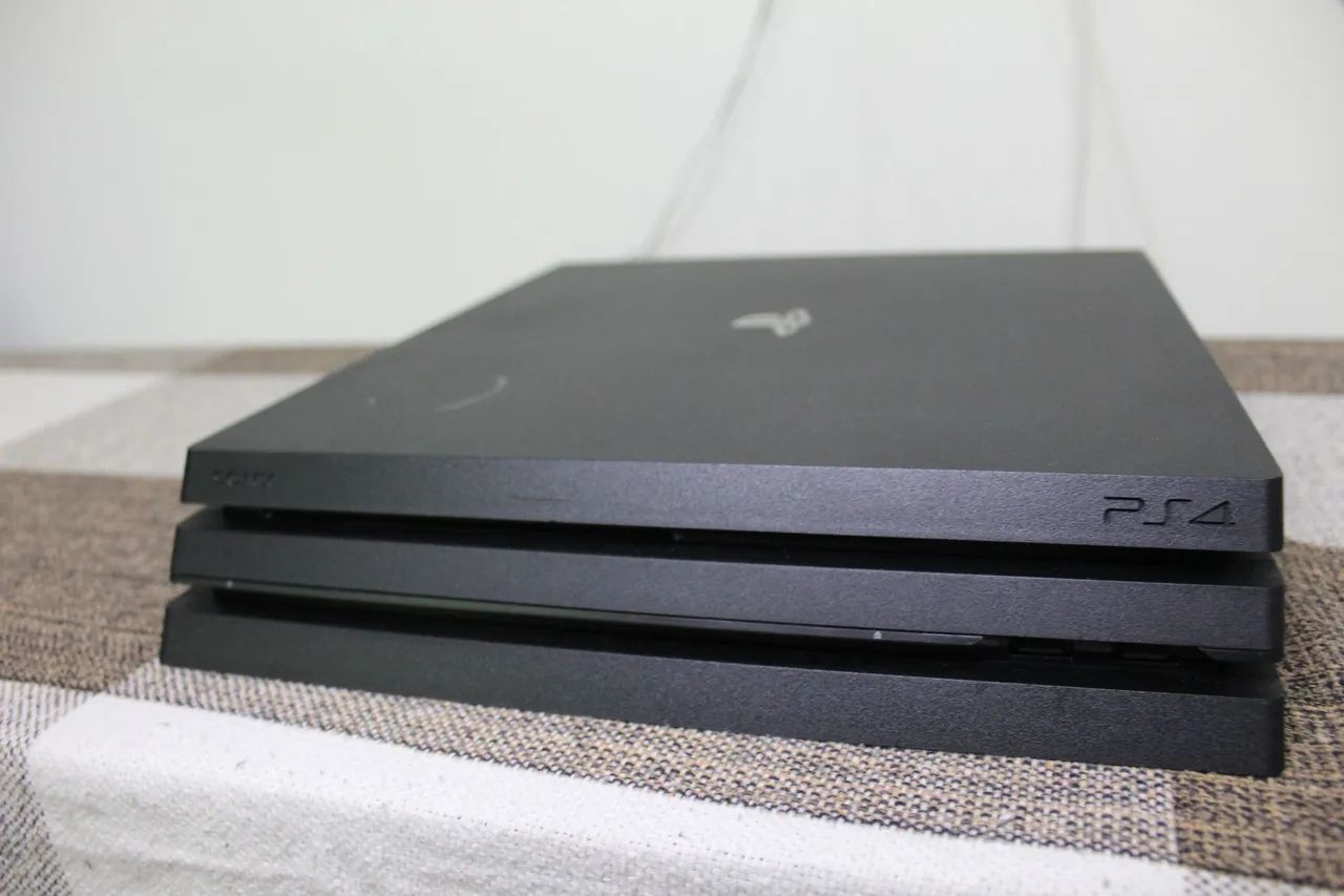 PlayStation 4 Pro 4k 1TB- Desempenho Superior em Jogos