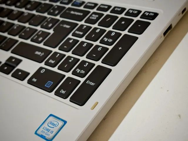 Notebook Samsung Core i5 8250u 8Ger 3.4Ghz - 8Gb DDR4 - 256Gb SSD - Tela15.6" - Foto 4
