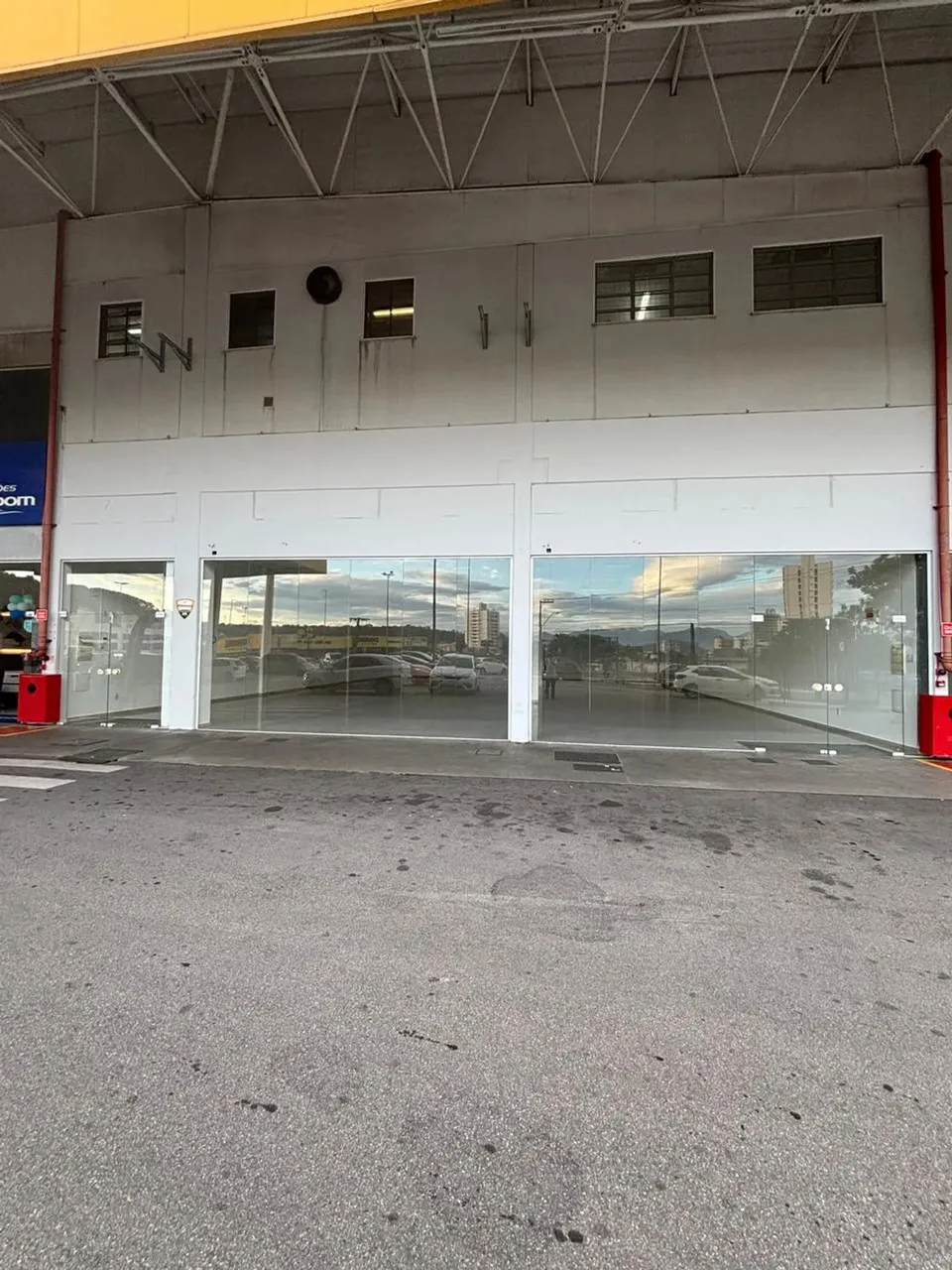 Sala comercial SEM CONDOMÍNIO com 358 m² no Fort Atacadista em Kobrasol - São José - SC