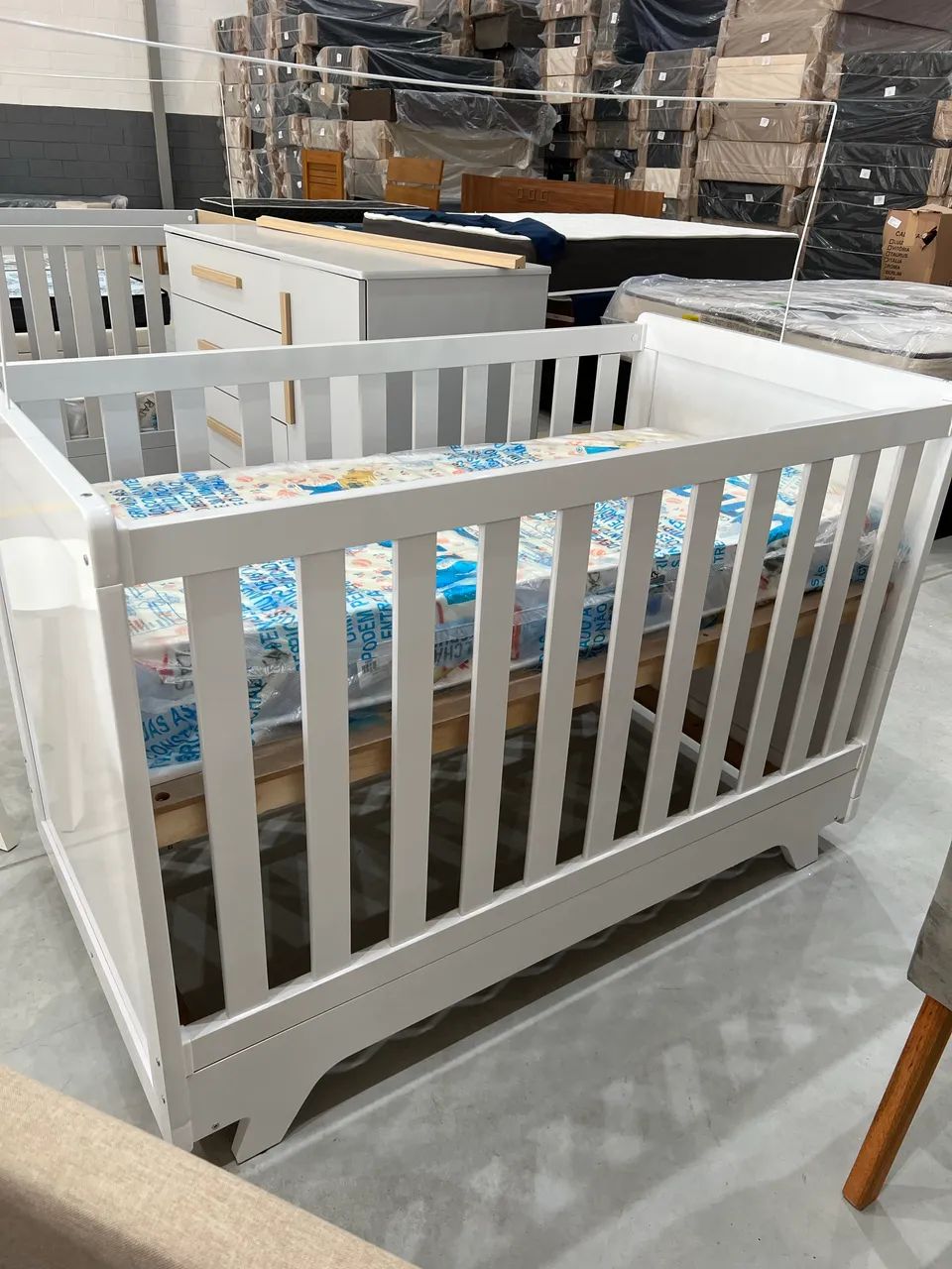 Berço Branco Moderno com Colchão NOVO