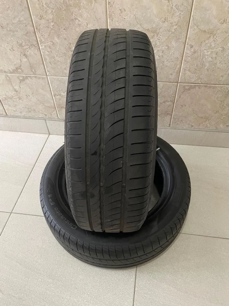 Pneus Pirelli 215/55 R16 - Foto 2