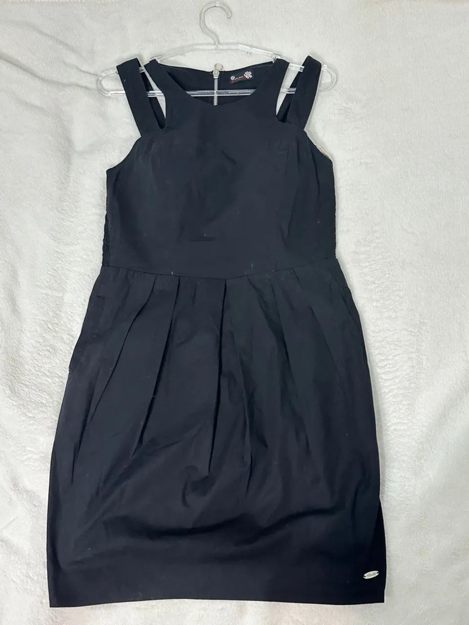Vestido Preto Moderno com Zíper - Foto 2