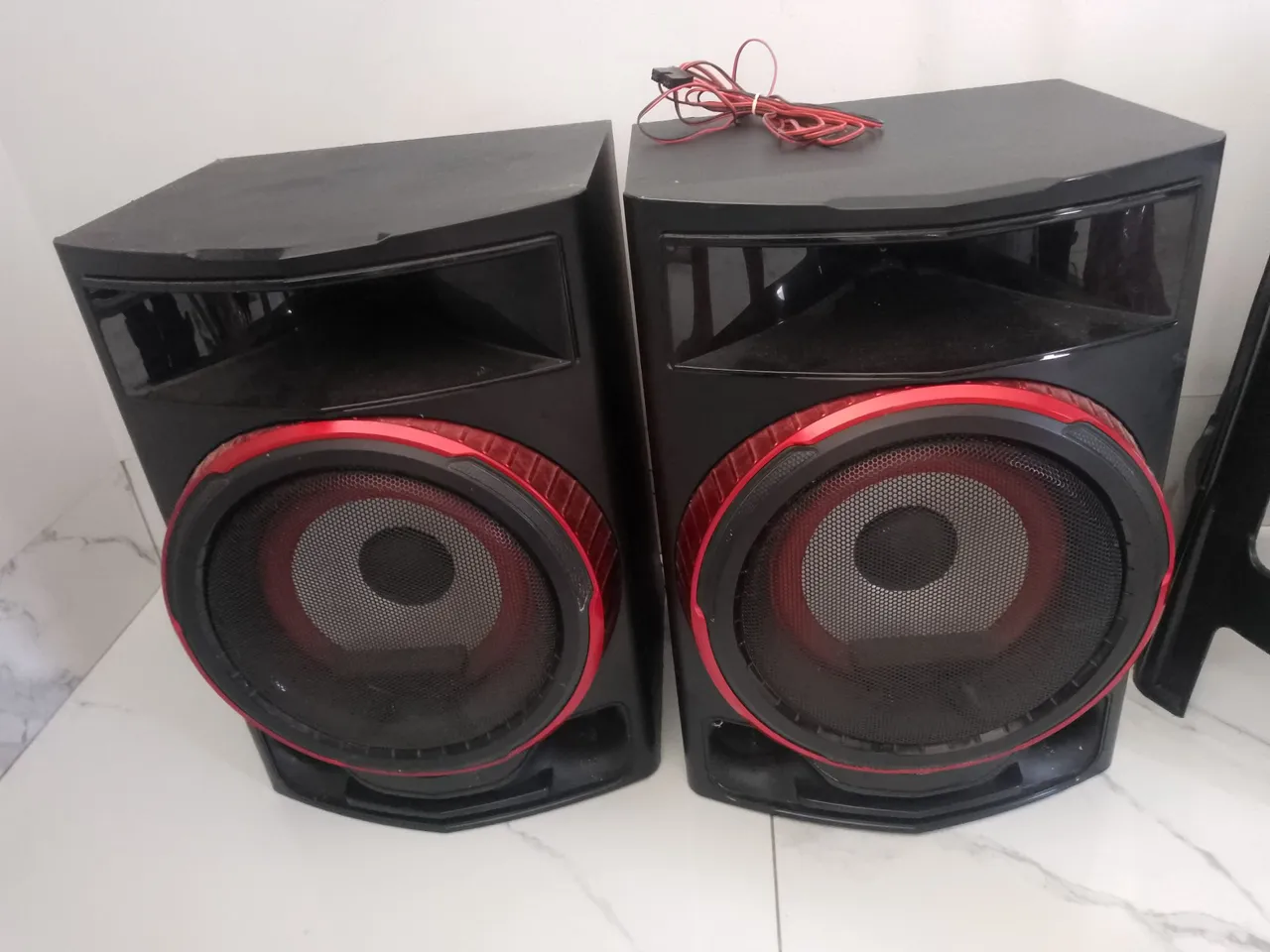 Vendo Caixas de Som LG 1800w só as caixa