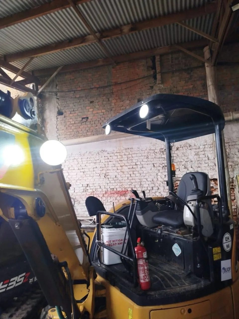 Cat 303