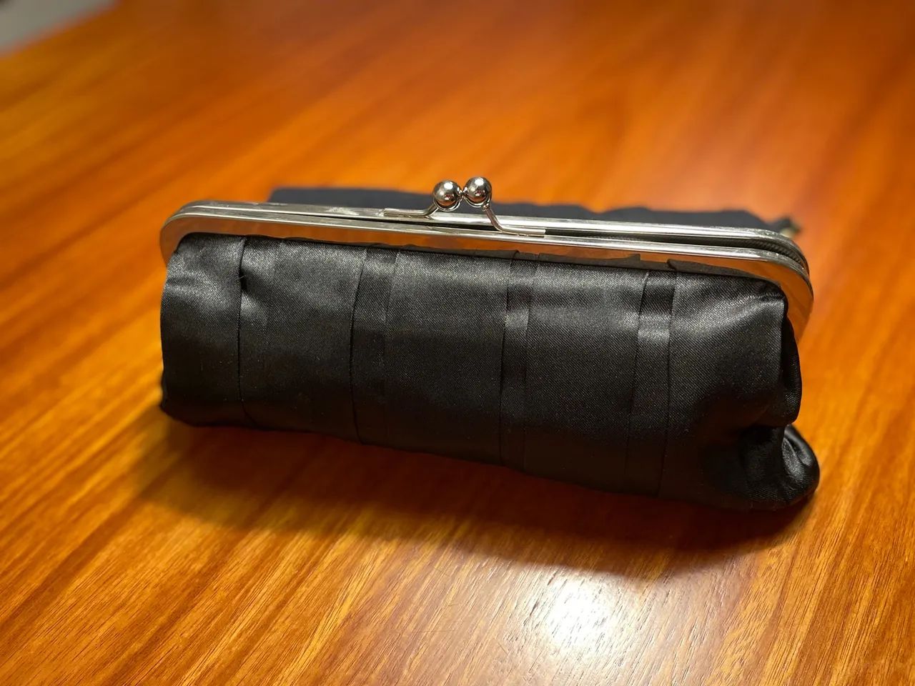 Bolsa de mão preta elegante Carolina Herrera