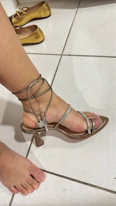 Sandália nunca usada