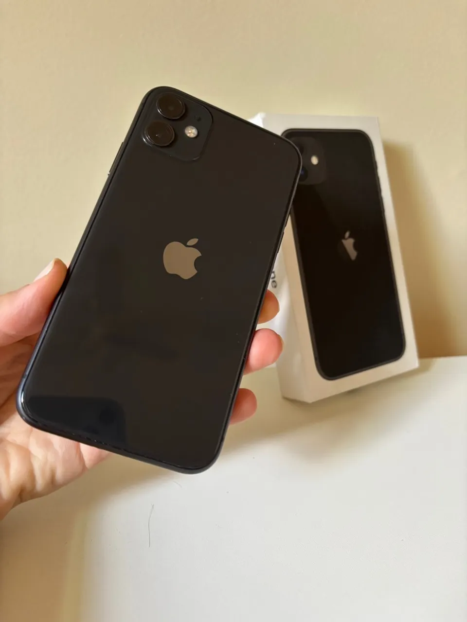 Vendo iPhone 11 64GB em ótimo estado