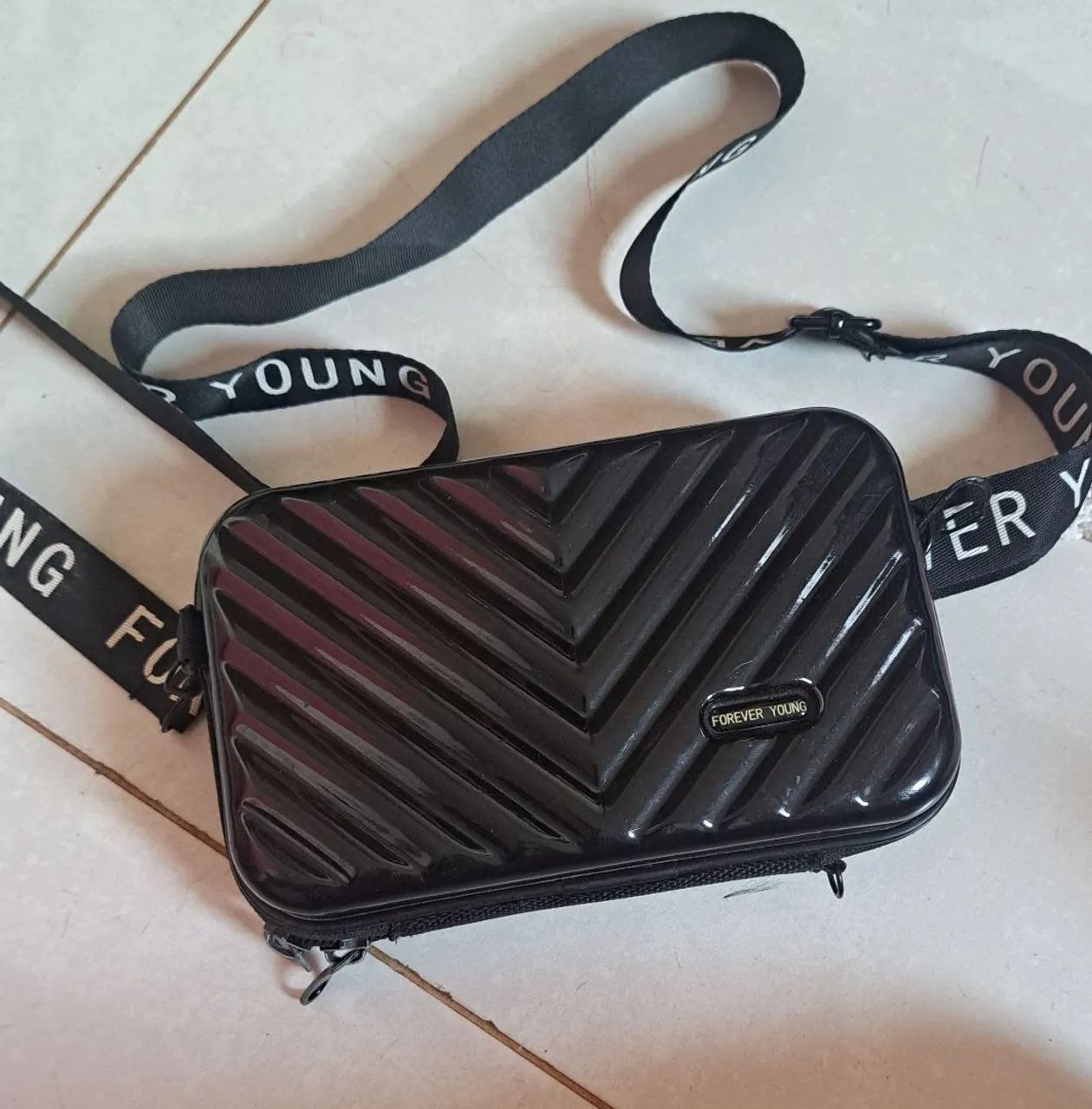 Bolsa de Ombro Forever 21 Preta - Foto 2