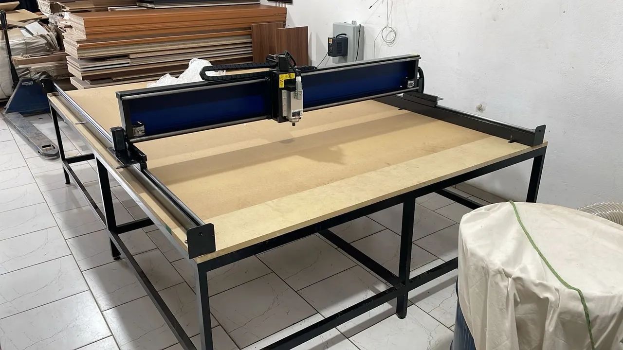 Máquina de corte CNC 2x3 