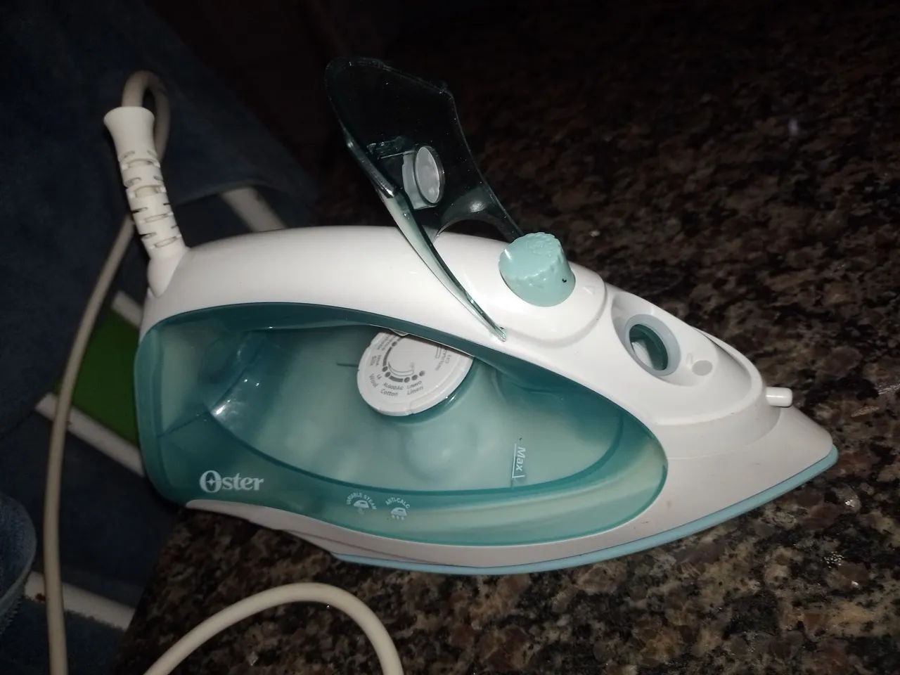 Ferro de Passar Roupa Oster - Usado - Foto 3