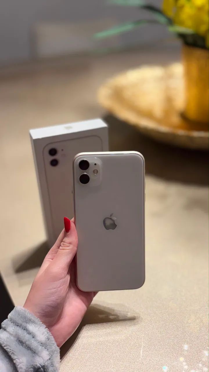? iPhone 11 Branco 128 GB - Ótimo Estado!