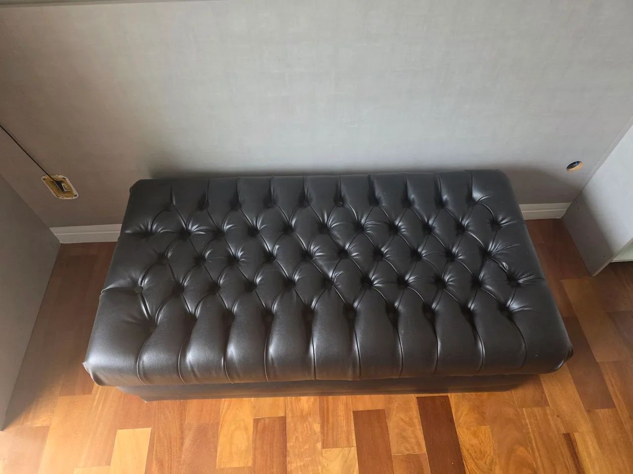 Puff preto de couro - Foto 2