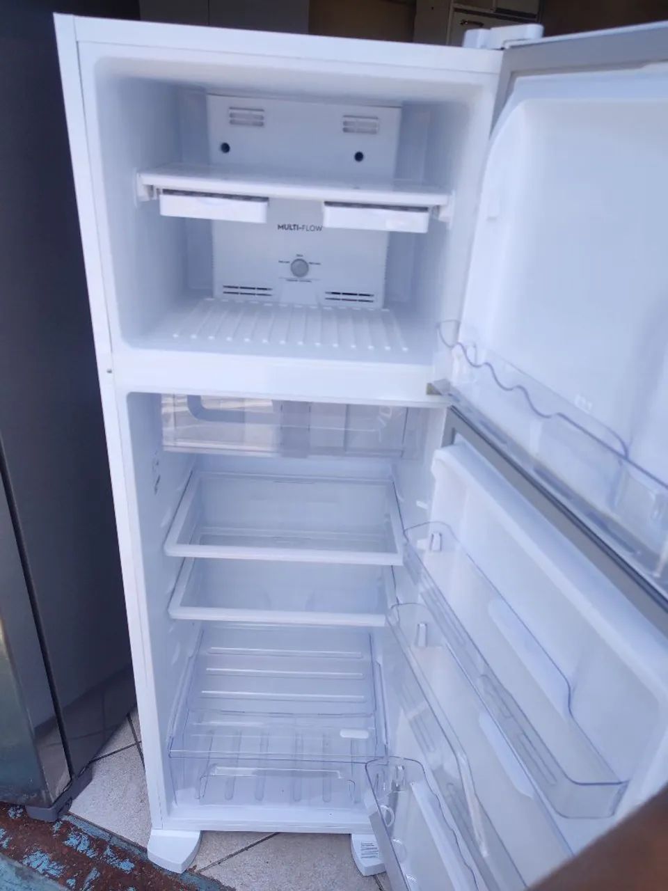 Geladeira Electrolux Frost Free 310 litros Semi nova - Foto 3